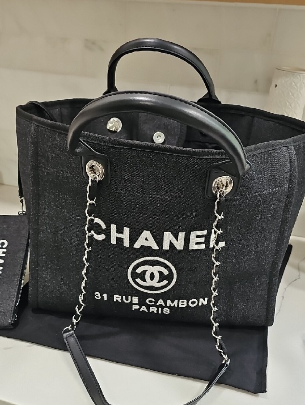 Cc Fashion Tote - Picture 10 of 10